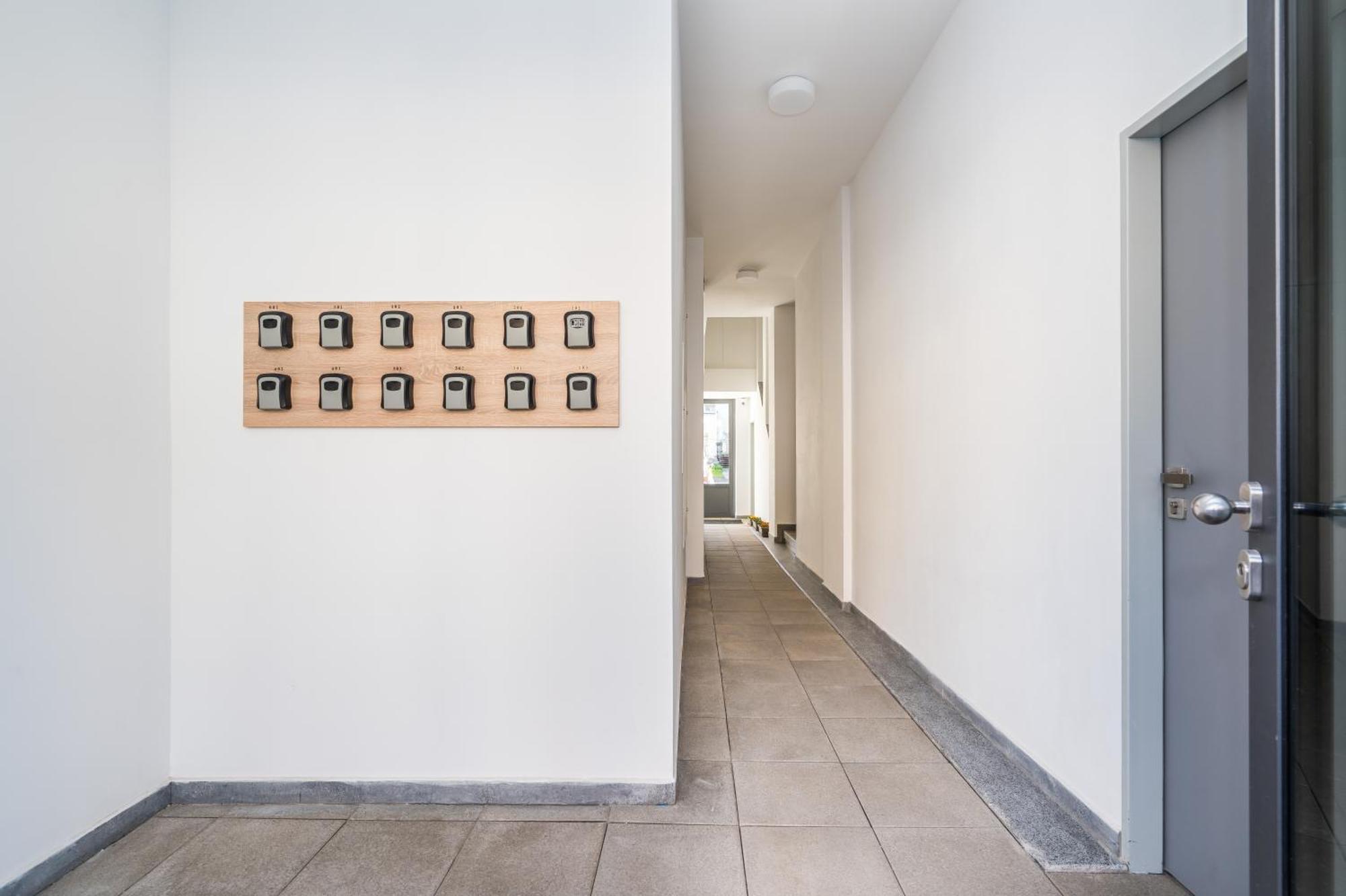Perla Hradce Apartment ฮราเดตสคราโลเว ภายนอก รูปภาพ